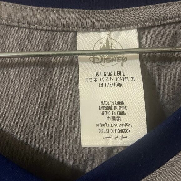 Walt Disney World 50th Anniversary Minnie Mouse Castle Shirt Size L Gray V-Neck - Picture 5 of 15